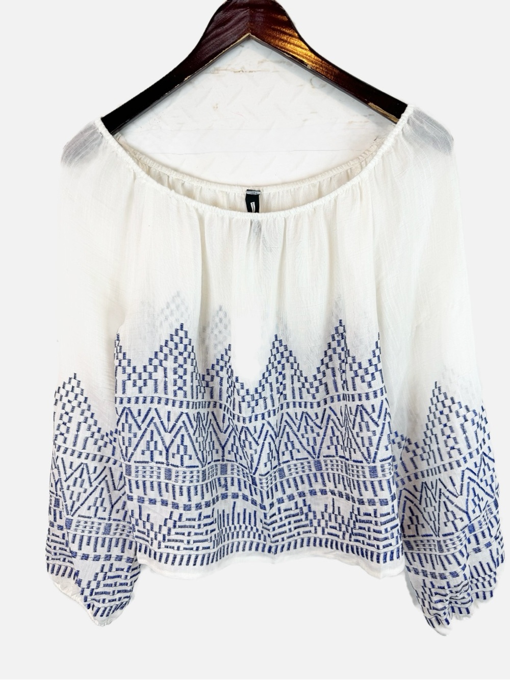 Design Lab | Embroidered Off-the-Shoulder Top, M